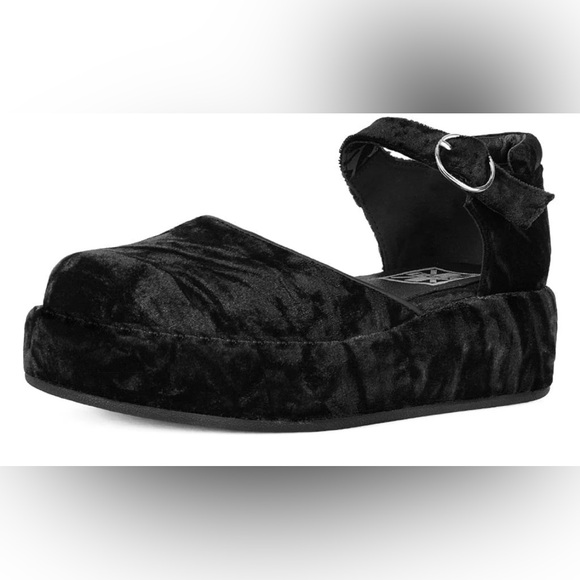 Dreamy TUK crushed velvet Mary Jane’s with a slight platform heel. Size 9/40 EUC - Picture 2 of 5